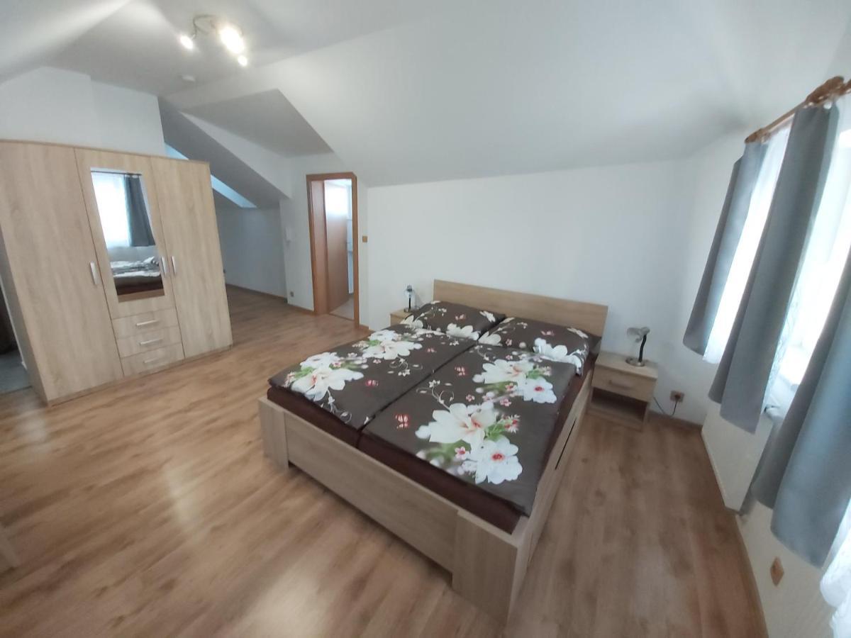 Apartmany Na Valse Susice Bagian luar foto