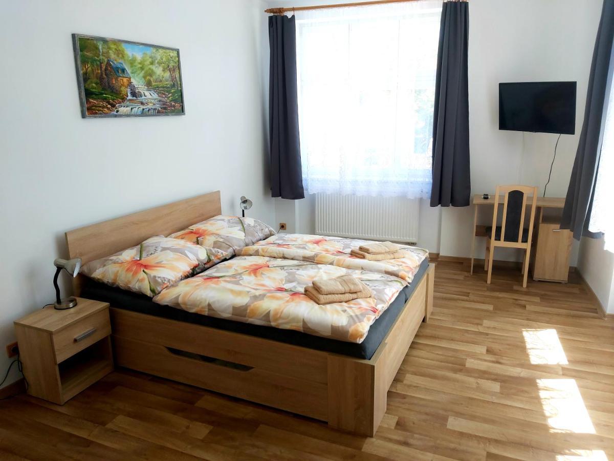 Apartmany Na Valse Susice Bagian luar foto